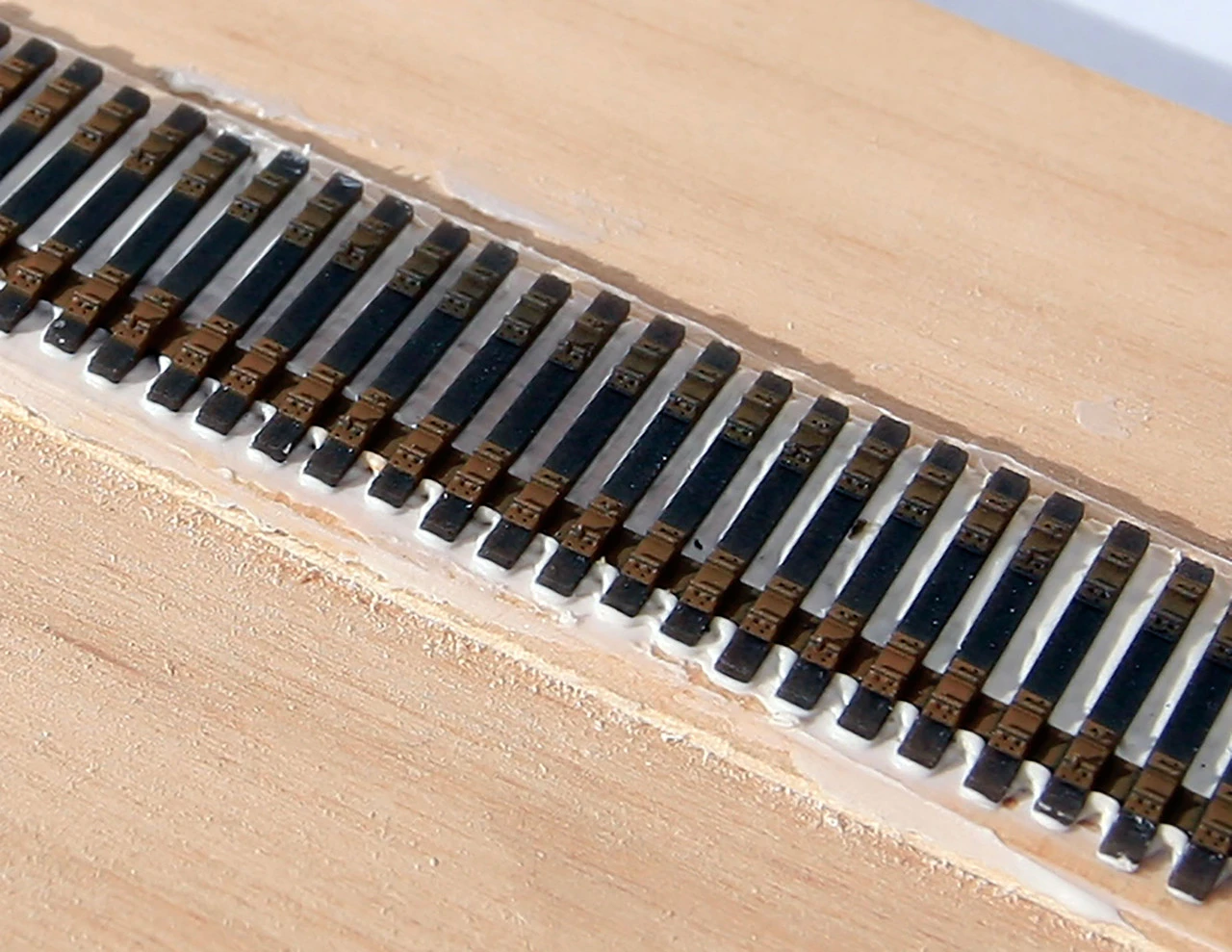 Central Valley 3001-6 - Code 55 Curvable Mainline Ties SIX 1' Sections - N Scale 3 Central Valley 3001-6 - Code 55 Curvable Mainline Ties SIX 1' Sections - N Scale