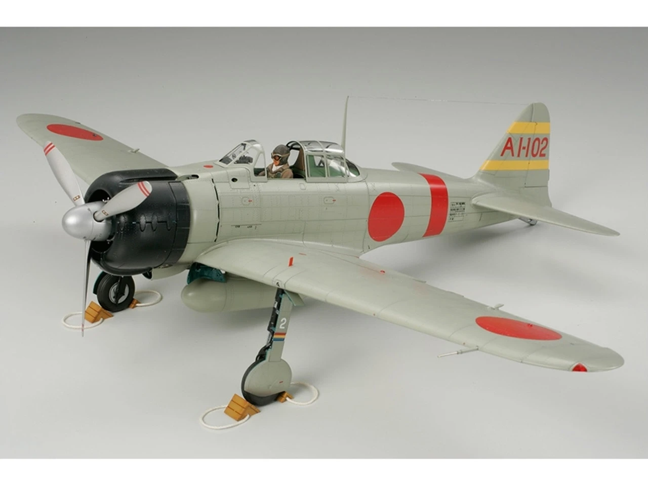 Tamiya 60317 - Mitsubishi A6M2b Zero Fighter Japan - 1:32 Scale Kit 3 Tamiya 60317 - Mitsubishi A6M2b Zero Fighter Japan - 1:32 Scale Kit