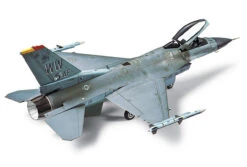 Tamiya 60786 - 1/72 F-16 CJ Fighting Falcon United States - 1:72 Scale Kit